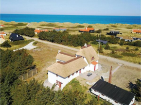 Six-Bedroom Holiday Home in Skagen